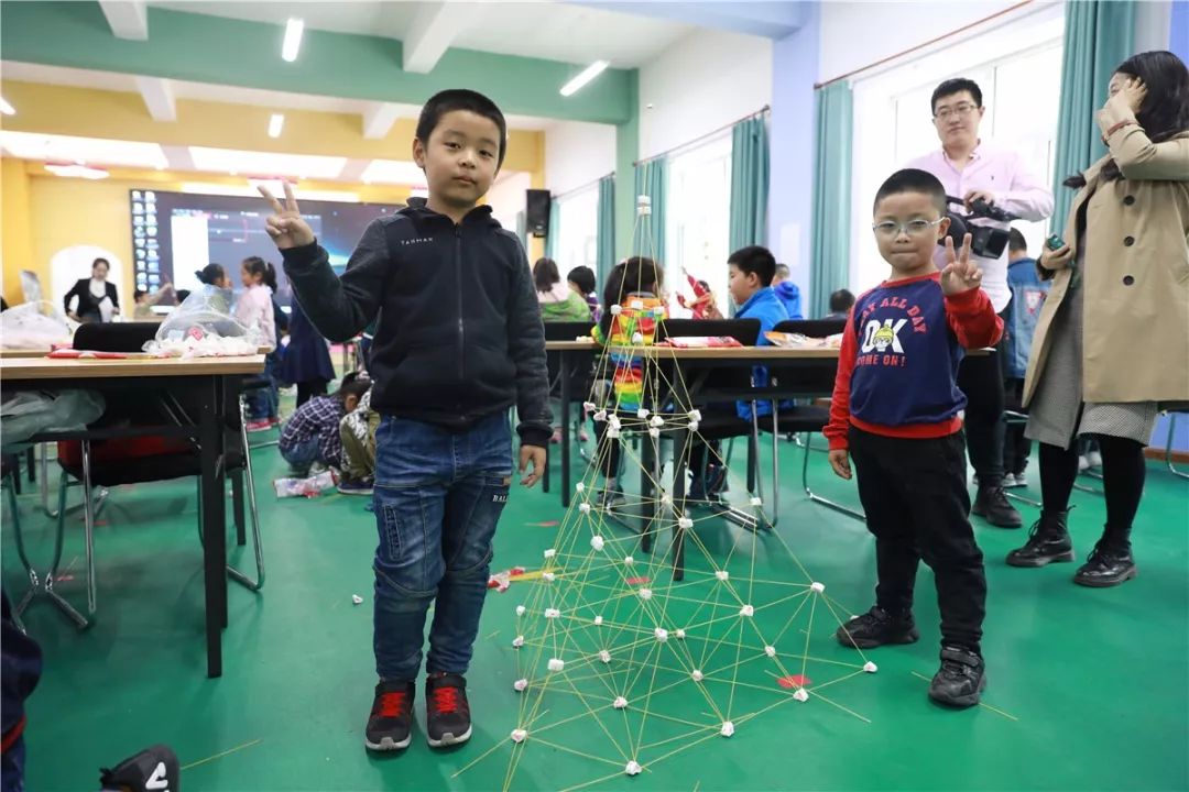 附小低年部当意面遇上棉花糖会碰撞出怎样的火花低年部第十二届科技节
