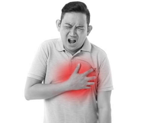 可以从外到里去考虑,排除胸前肌肉疼痛,那是由于肋间神经引起的,肺不