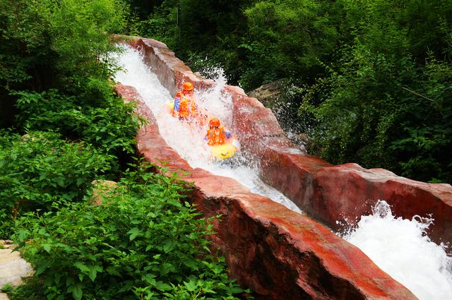 不惧高温酷暑清凉谷高山滑水6月1日正式启动