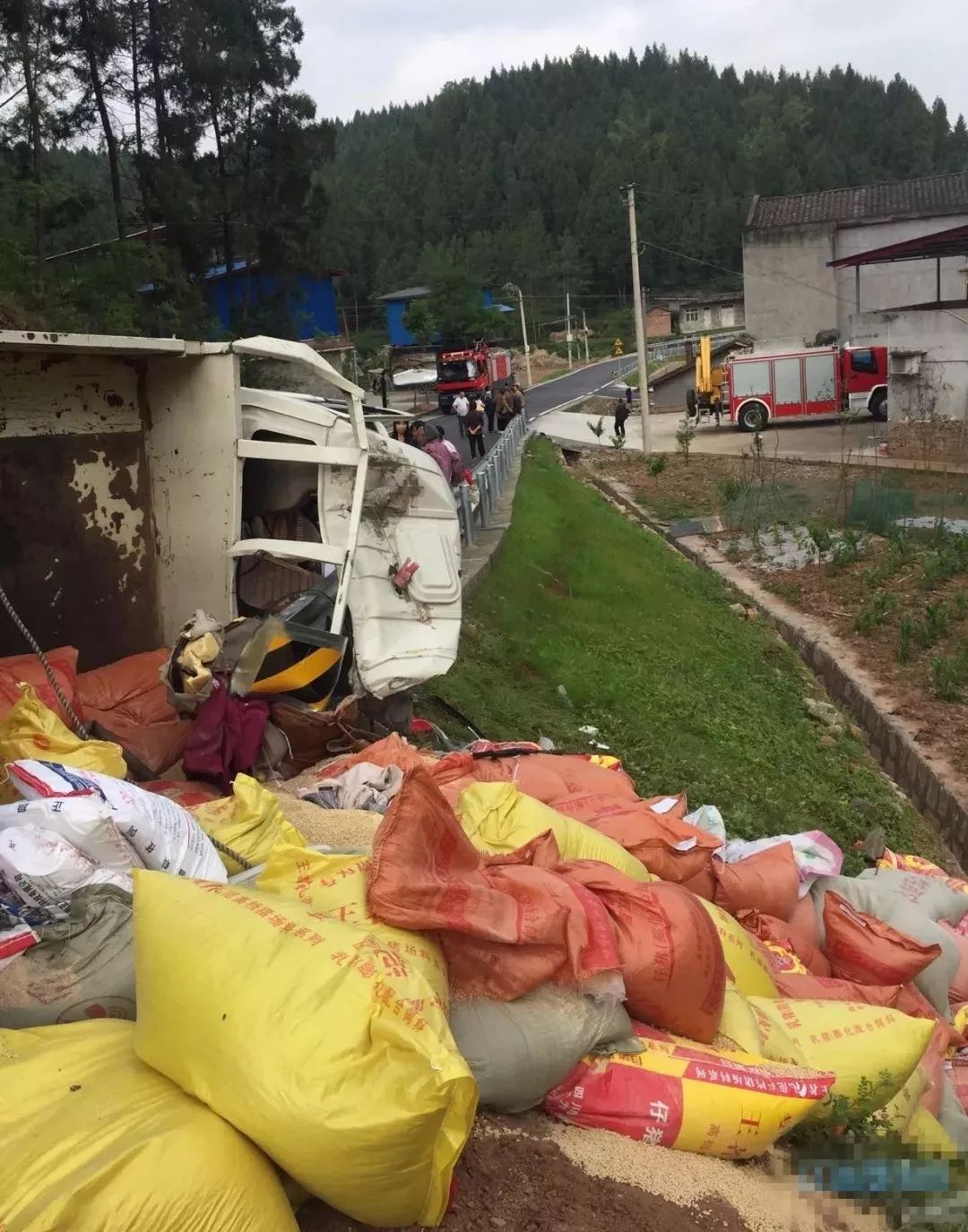 双河口这起车祸,让夫妻俩阴阳相隔