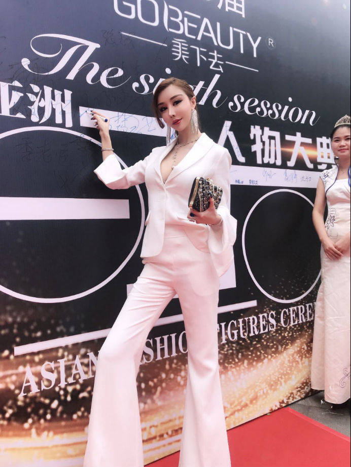 超人气王一霏520上海获奖