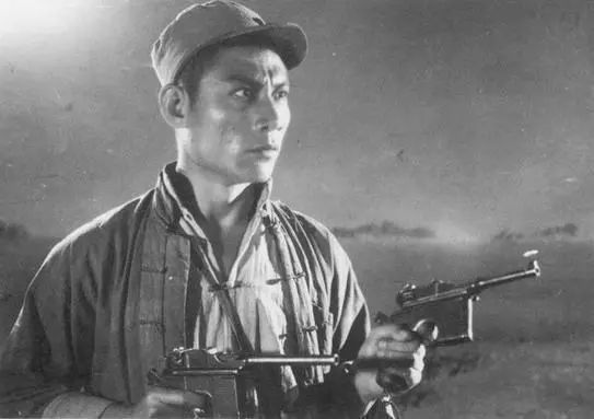 著名演员郭振清被观众定格的游击队长李向阳