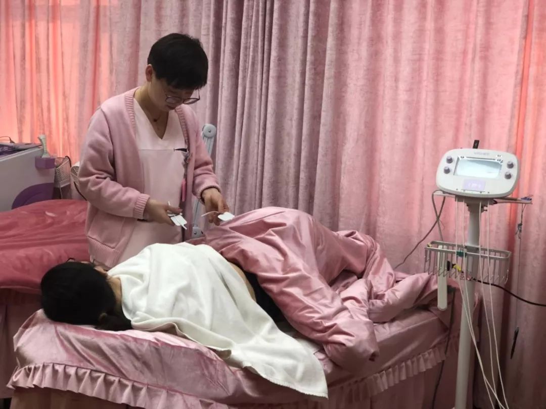 中心根据女性产后身体恢复的周期规律,倡导以"排,清,固,养"为原则