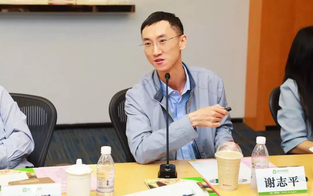 现场上海交通大学生命科学技术学院与绿叶科技集团洽谈合作