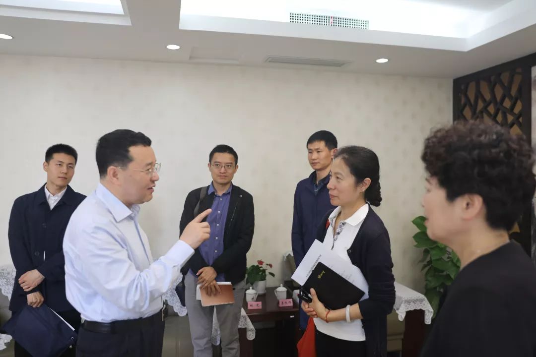 尔肯江吐拉洪会见国家民委调研组一行