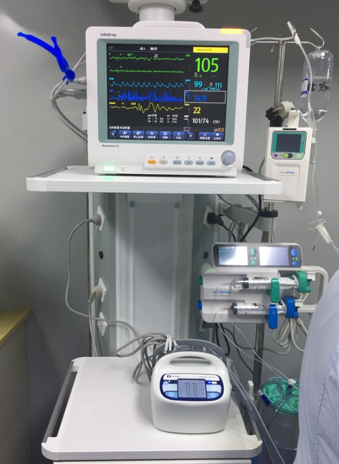 科室全部配备多功能重症病床,每个床位均配有独立吊塔及多功能监护仪