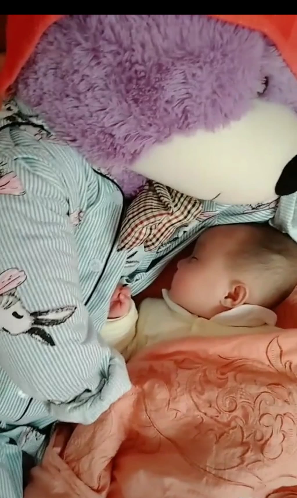 哄孩子睡觉我只服这位妈妈,简直太有才了,逆天思维引宝妈膜拜