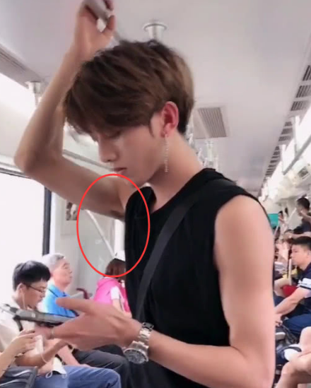 颜值粉够没底线了,现在又火了"腋毛粉",蔡徐坤粉丝真是够了!