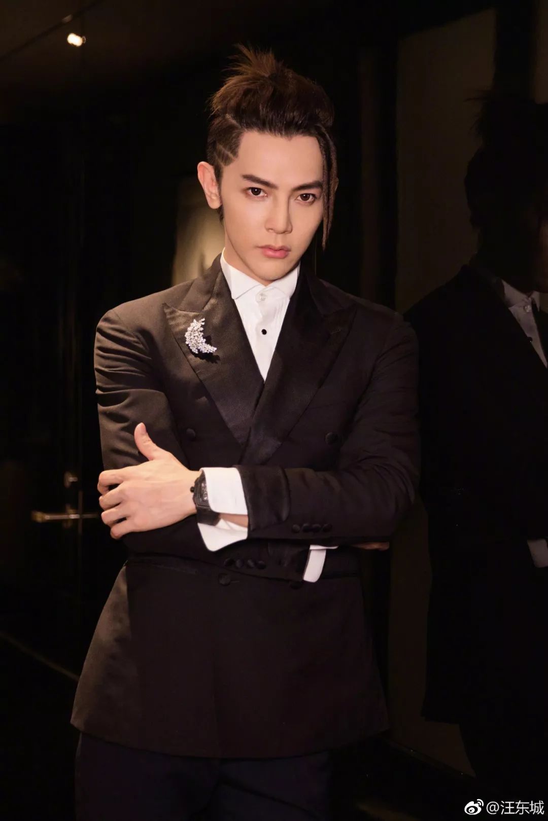 奔四的汪东城,昨晚玩成了"汪三岁"