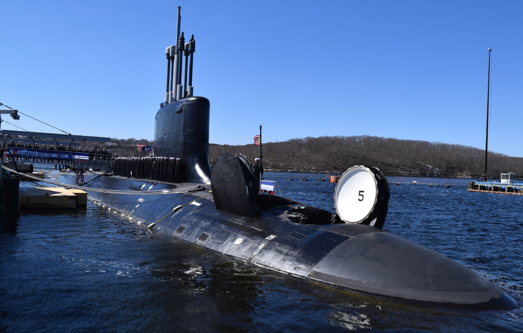 美军曝光弗吉尼亚级核动力攻击潜艇科罗拉多号内景