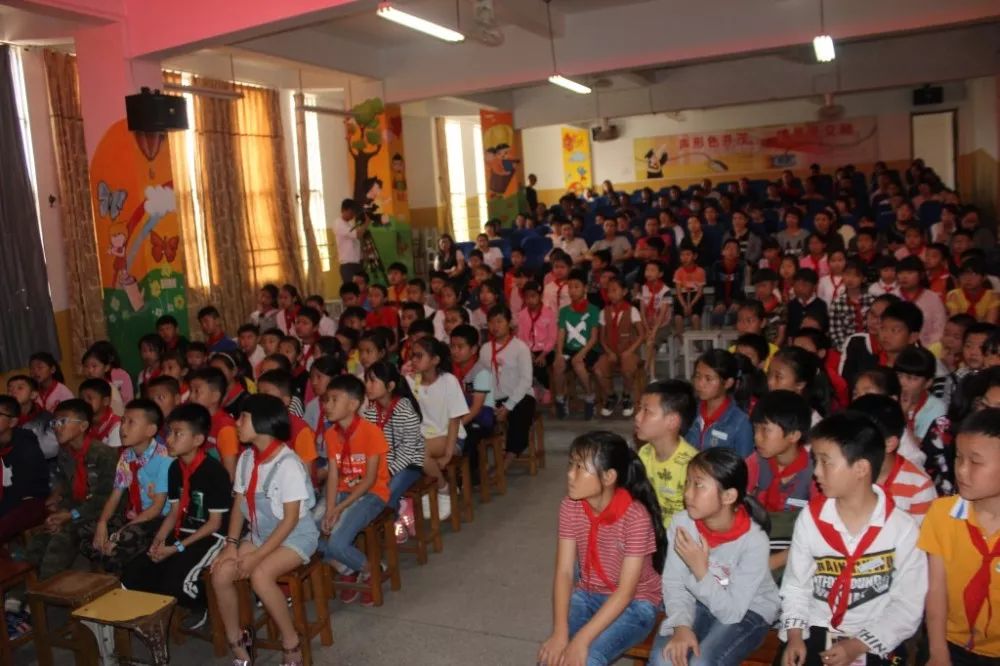 金井镇防溺水专题宣教活动走进双山中心小学