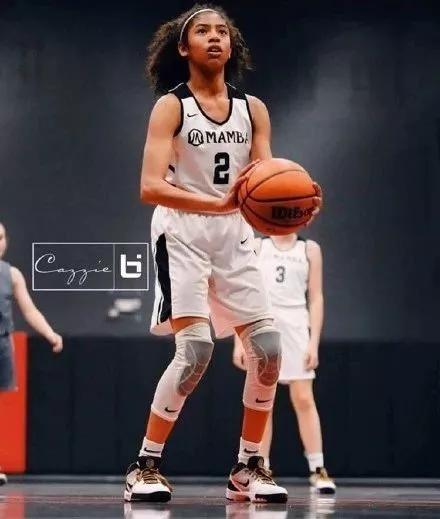 她还不够格吗?曼巴已有传人了!_吉安娜