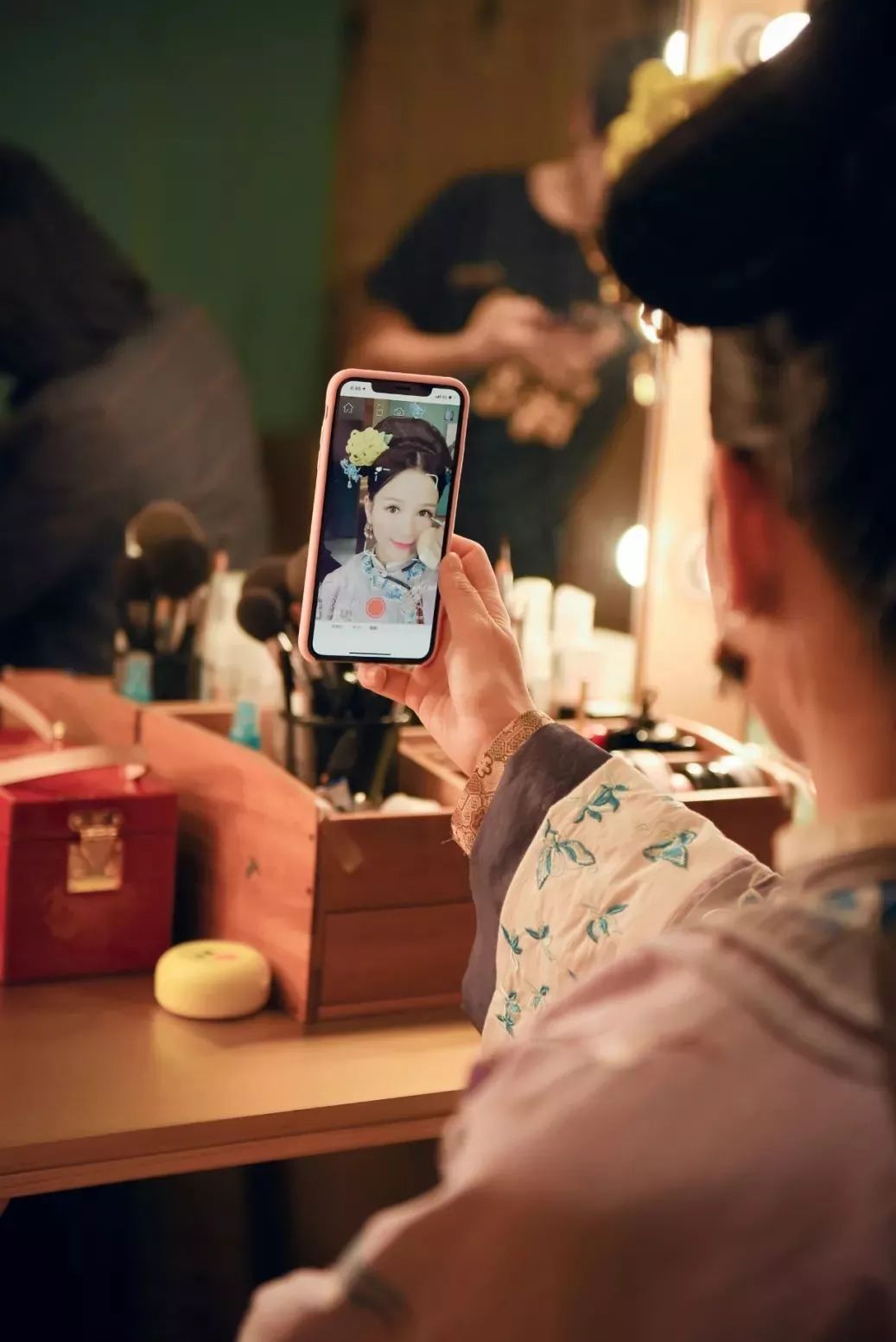 化妆间唯美的妆发和服饰以及有经验的摄影团队让你的私人定制古风体验