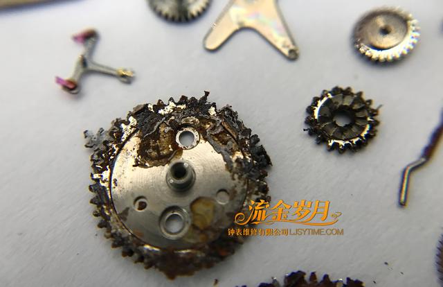 石家庄欧米茄售后：钟表保养的关键