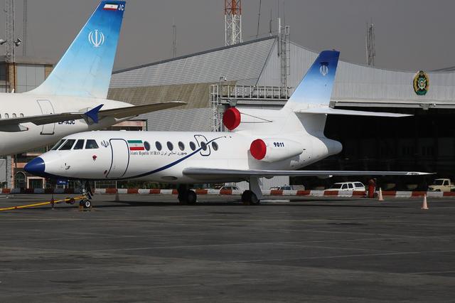 图为伊拉克的一架猎鹰-50公务机