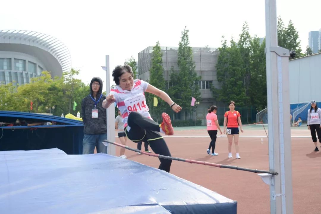 快来看化院教师赛场展英姿