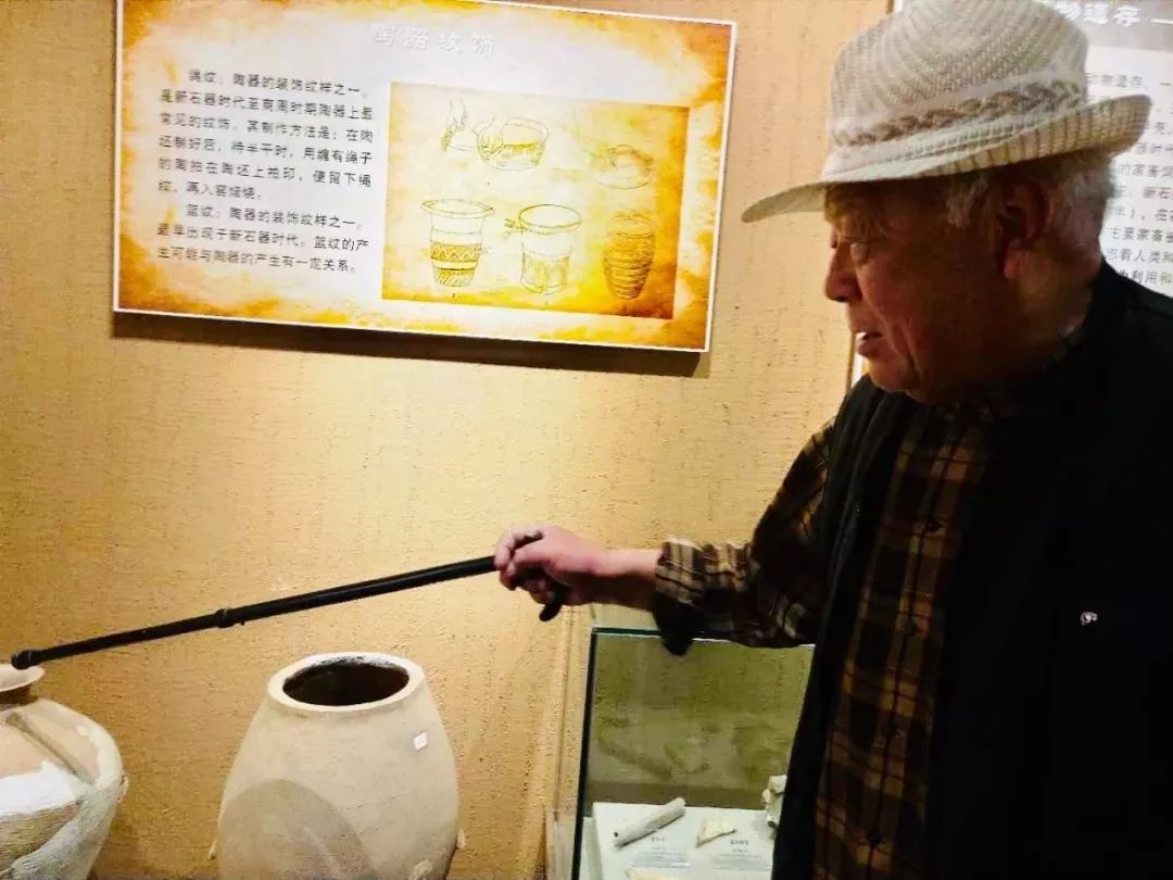 长治这位老人不简单,30多年收藏的3200多件文物全捐了