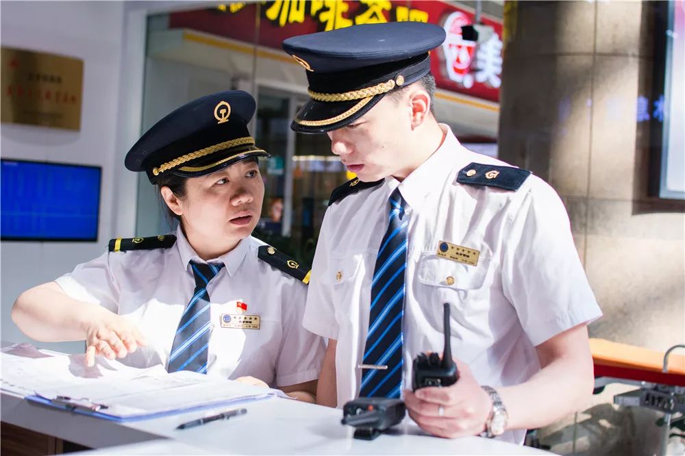 新时代·铁路榜样丨王琳娜:在候车室奔跑的追梦人