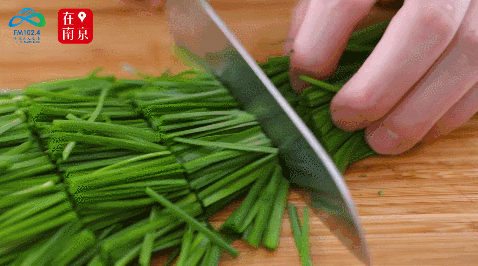 箫大嘴的食单韭菜炒虾干丨嚼劲十足的虾干配上韭菜就这么津津有味