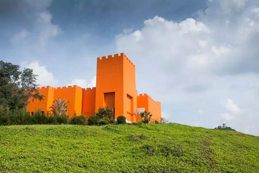 打卡最长网红滑道￥498元赏十里蓝山水幕夜景秀网红小垦丁火山岛彩虹