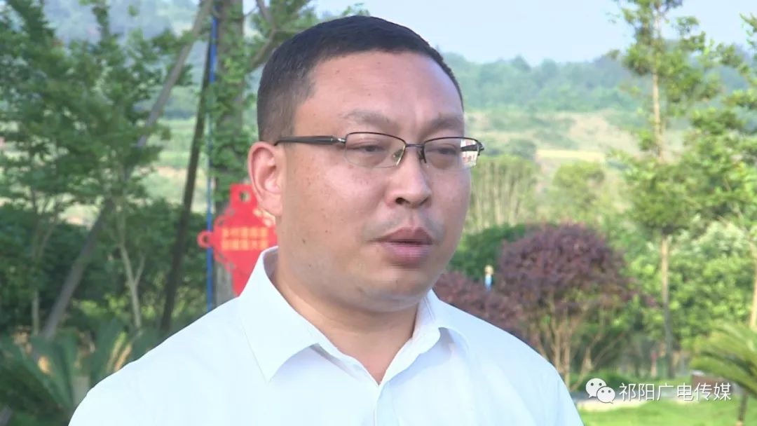 茅竹镇党委书记: 于浩"这一方面解决了贫困户稳定脱贫,有稳定收入的