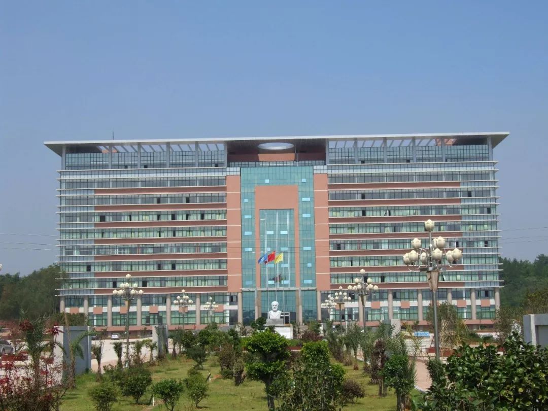 赣南医学院2019年第二次公开招聘硕士教师专职辅导员实验技术人员公告