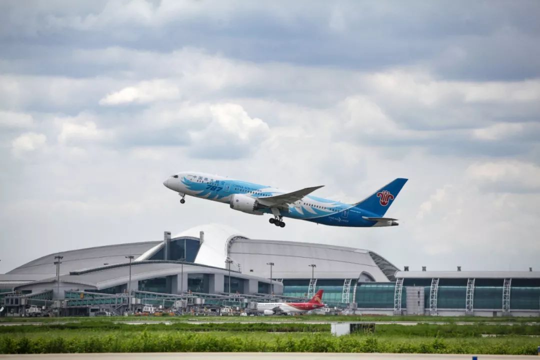 机场股份有限公司党委书记,董事长邱嘉臣表示,本次运管委重构,类似4g