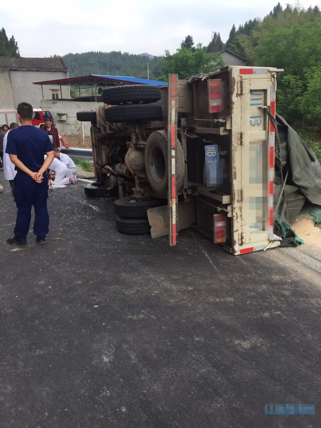 悲剧!今天双河口这起车祸,让夫妻俩阴阳相隔