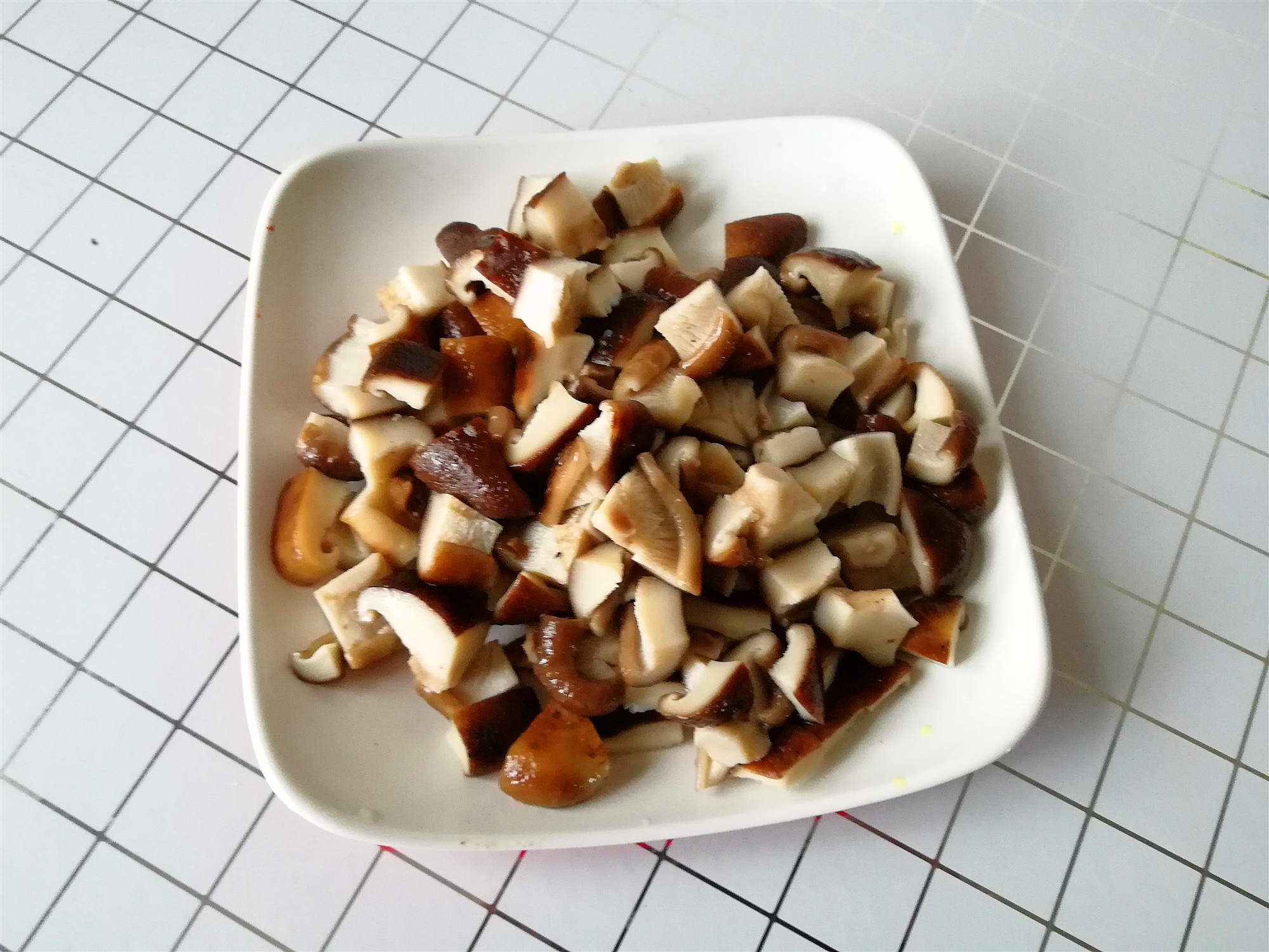 原创夏季家常下饭小炒,香菇这样做,营养搭配好,香喷喷好吃看得见