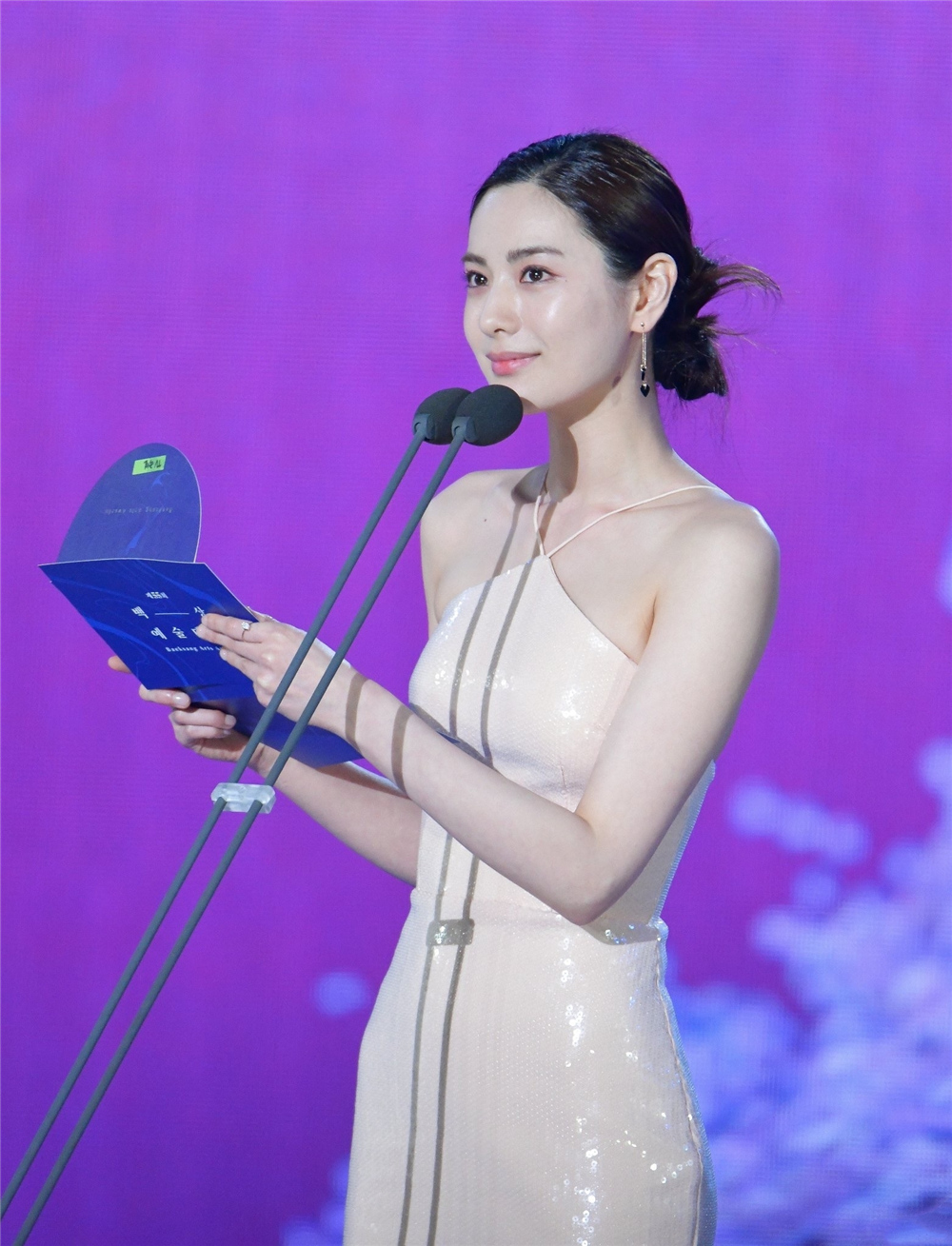 韩国艺人林珍娜 优雅的好气质 分外吸睛