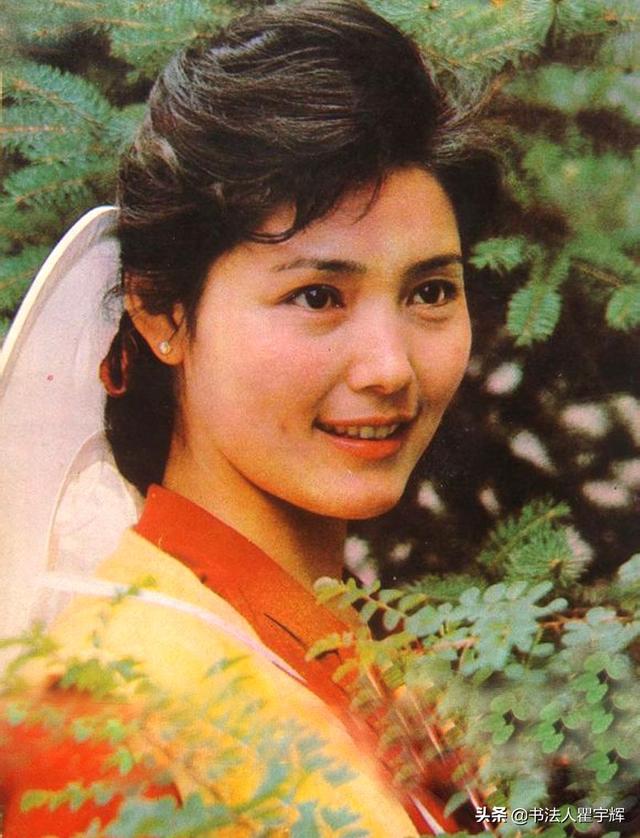 红牡丹姜黎黎12张老照片曾经的一代女星端庄秀丽青春可人