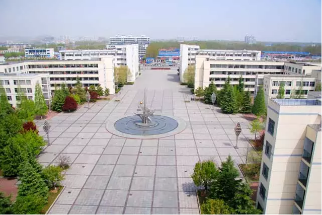 布局新高考高考圈携手山大华特卧龙学校共建生涯规划平台