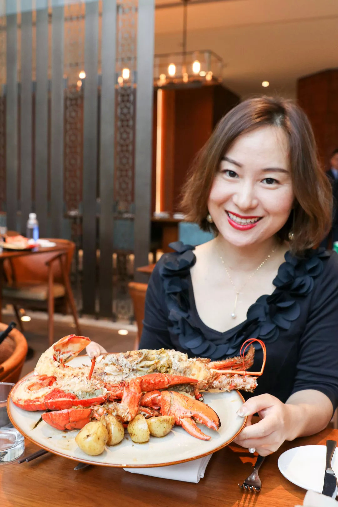 小龙虾自助惊现480元古巴龙虾