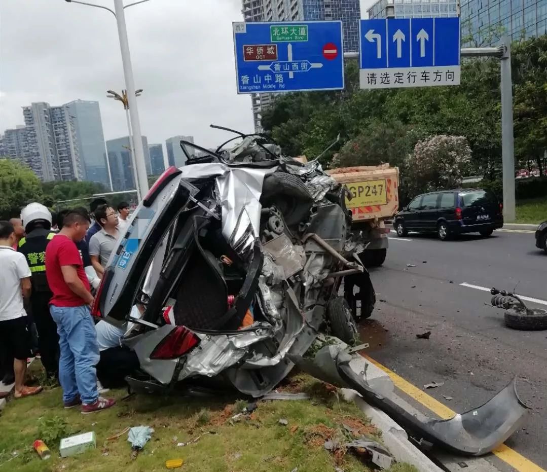 深圳龙华车祸最近图片