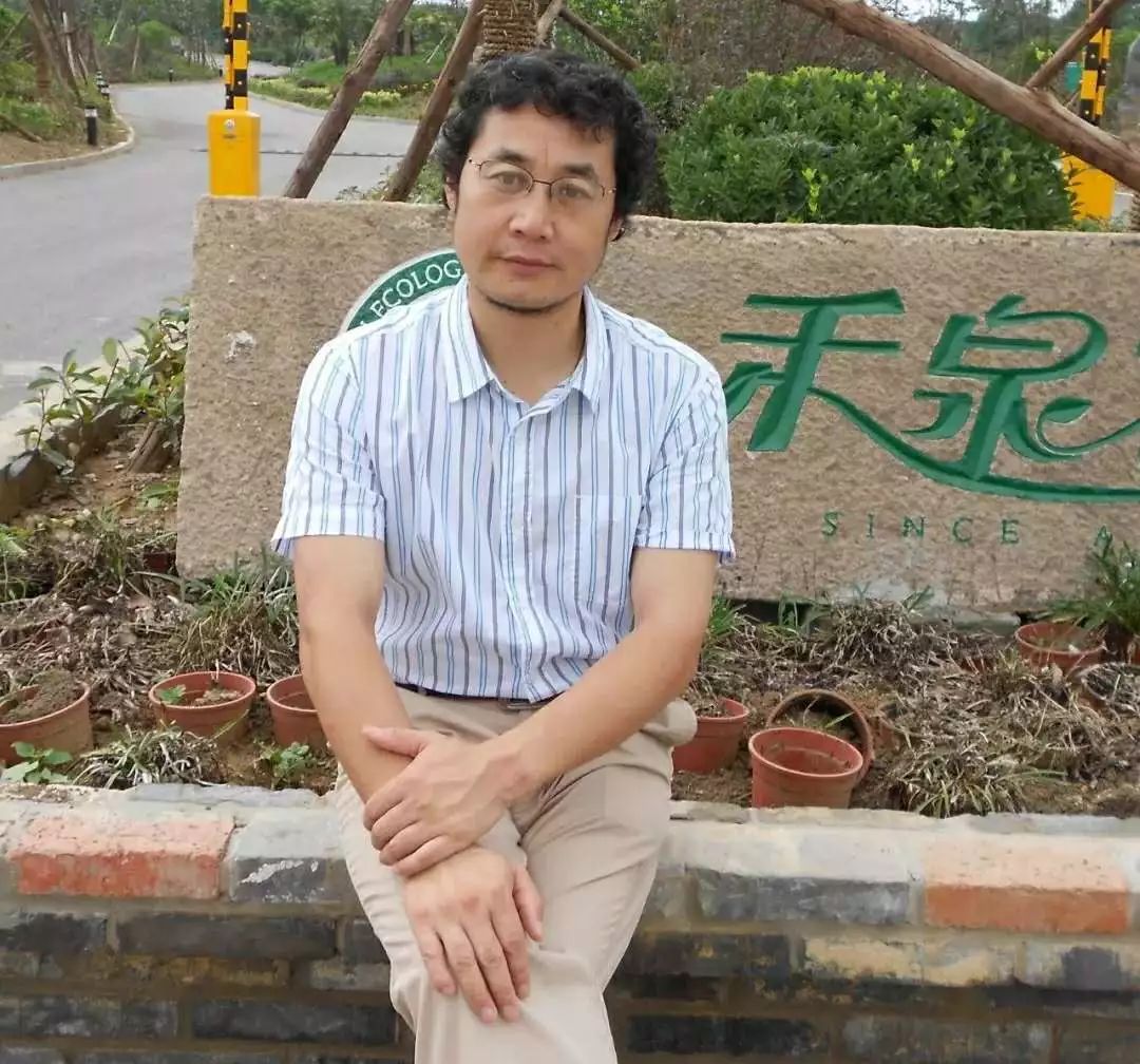 苦难里走出来的诗人——我读《温柔的部分》■老 鹰我和诗人张道发