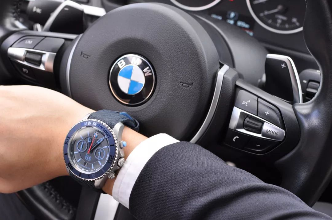 国外宝马车主都是这么发朋友圈的分分钟脱颖而出