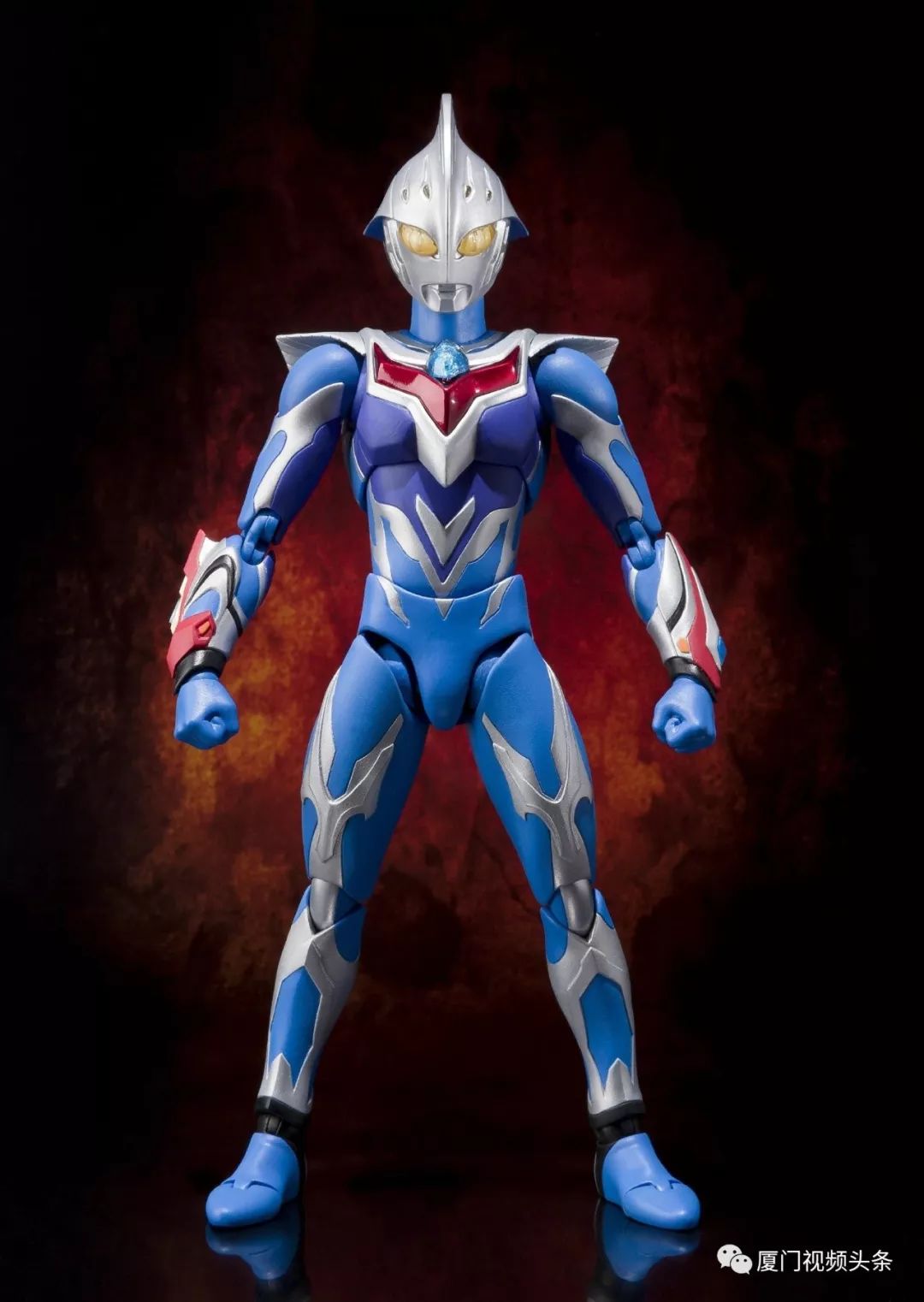 视频厦门90后警界奥特曼郑泽凡这身警服出现就代表平安