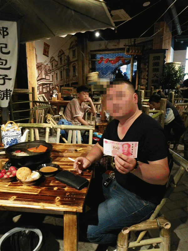曝光蒲城这个烂摊摊火锅,听说进店先发100元现金?还给你报销各种票?