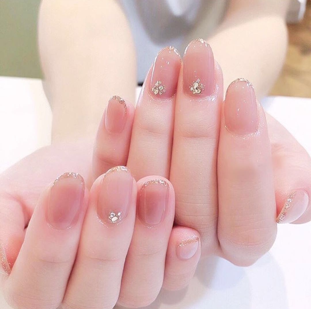 3种闪粉美甲打造技巧简单又好看