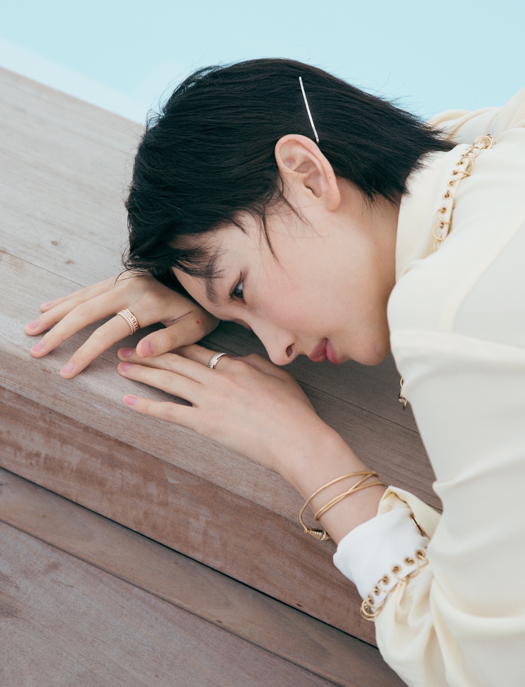 周冬雨佩戴boucheron宝诗龙出席戛纳电影节开云集团跃动她影论坛