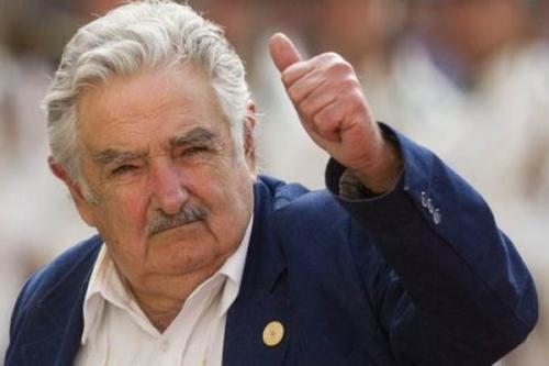 上最穷的总统,开着几十年的破车,喝水都是自己从井里提_何塞·穆希卡