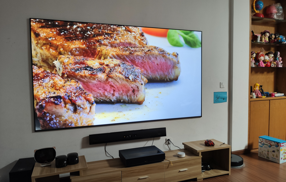 小米生态链新款激光电视评测4k毛孔清晰可见这个价你看值吗