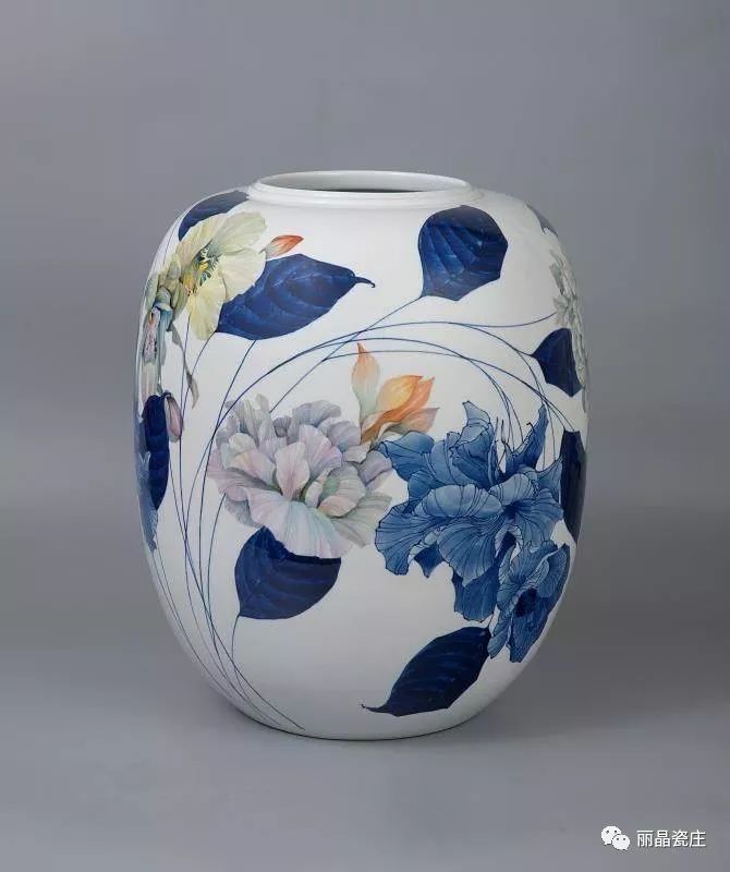 丽晶瓷庄名家刊七十八丨青花一支笔张学文61青静中见彩动对比中有谐