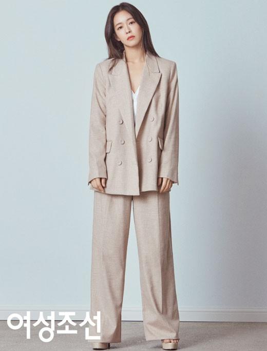 韩国女艺人 景收真的一组时装照今天在网上曝光,吸