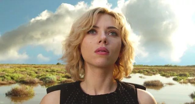 性感女神斯嘉丽官宣订婚,网友:洗澡水要断货了,心疼杜兰特!_the