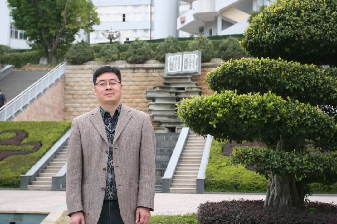 5月25日上午9点半在福清市图书馆报告厅,由何华龙老师为您揭开这一