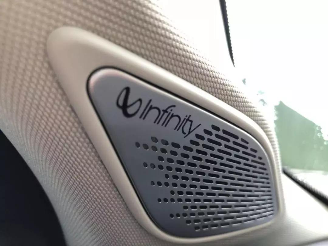 infinity音响表现非常棒(非全系标配),借用《无间道》一句经典台词