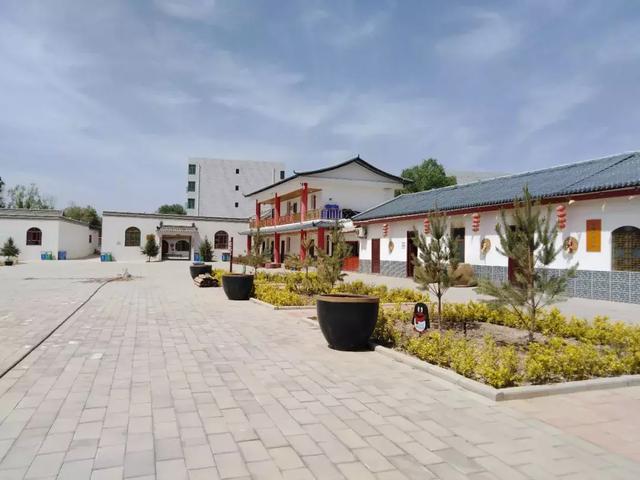 端起炕桌上的罐罐茶北湾镇富坪村嘉禾园乡味十足