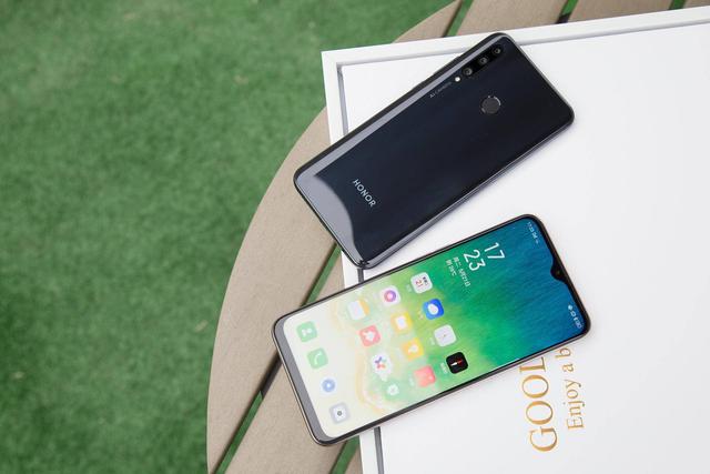 核心配置上,oppo a9x採用聯發科 helio p70處理器,標配6g 128g的內存