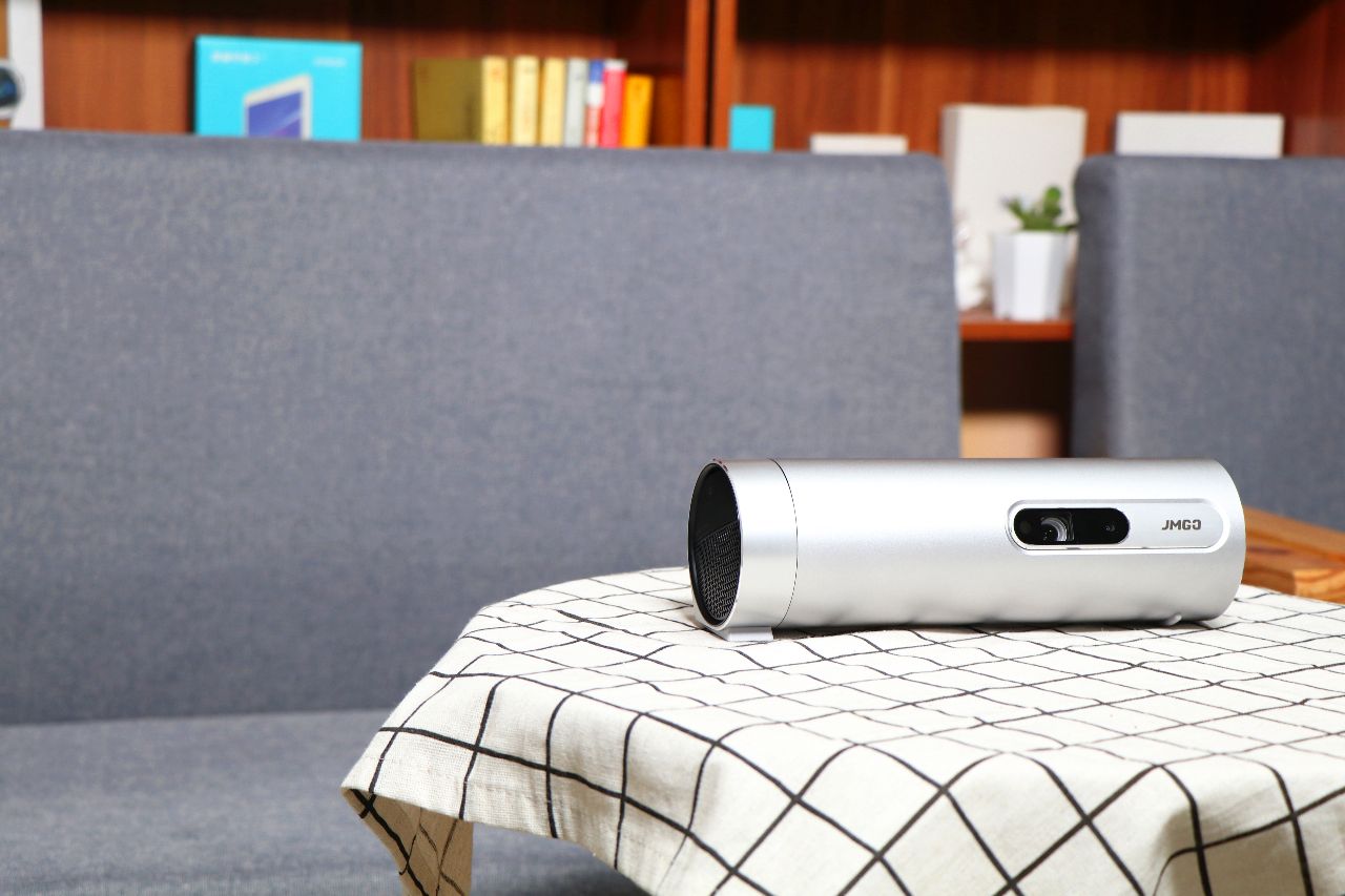 坚果p3便携投影评测画质音响皆出众最精致的投影非它莫属